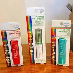 💋 Lip scrub ×2 and SPF 15 lip balm 💋 Brand new!! This stuff is amazing!